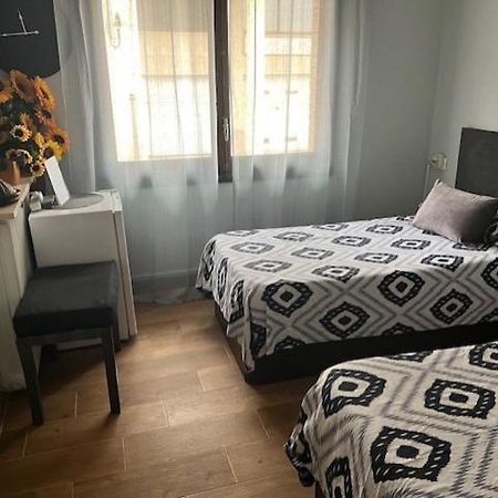 Habitacion Individual En Tarregaアパートメント エクステリア 写真